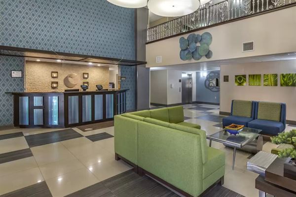 Comfort Suites, Centrum