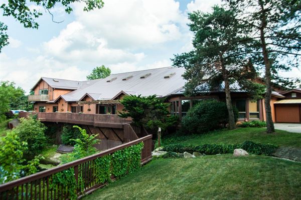 Williams On The Lake