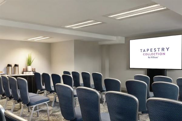 Hotel Alba Tampa, Tapestry Collection by Hilton