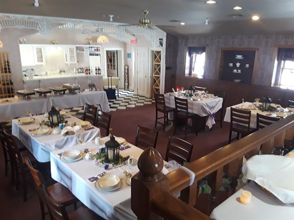 Ridgewood Winery on Daffodil Hill Farm