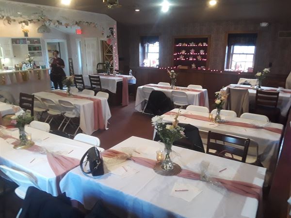 Ridgewood Winery on Daffodil Hill Farm