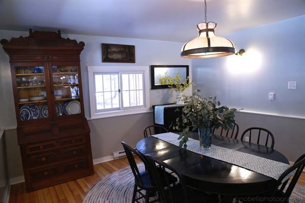 Squirrel Creek Guesthouse and Barn