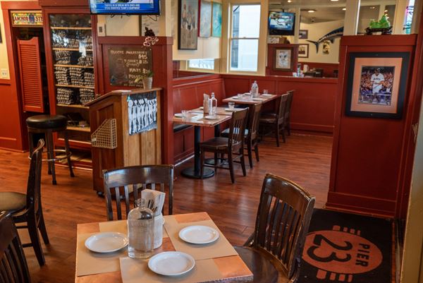 Pier 23 Cafe Restaurant & Bar