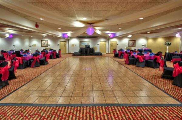 Ramada Plaza by Wyndham Albuquerque Midtown