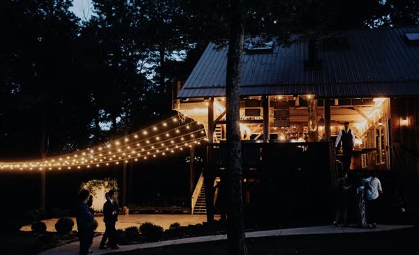 The Mohicans Treehouse Resort and Wedding Venue