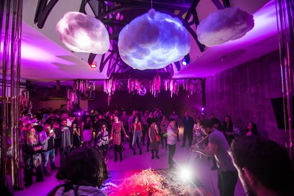 Ideal Glass Studios - The Atrium