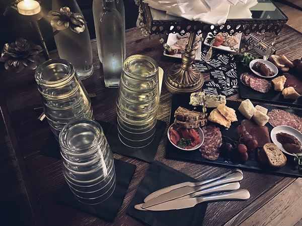 Tin Lizzie Lounge // Speakeasy Style Event Venue