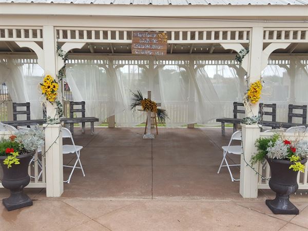 The White-Pool House Museum and Barn