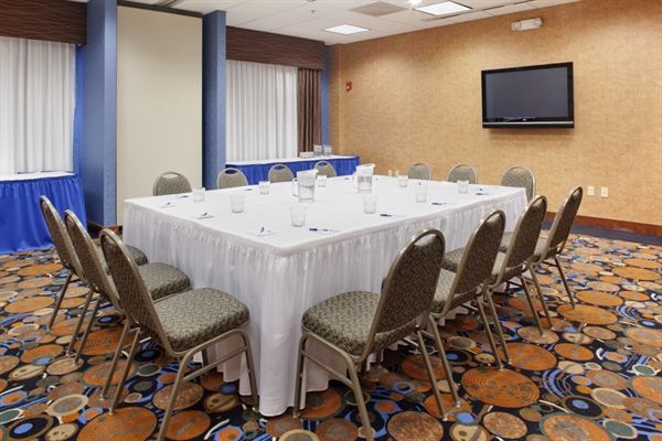 Holiday Inn Express & Suites Coralville