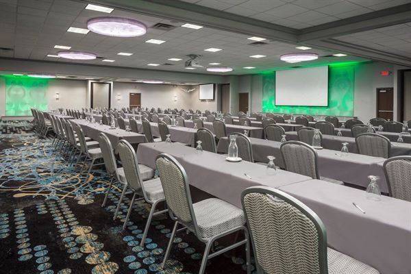 Holiday Inn & Suites - Coralville