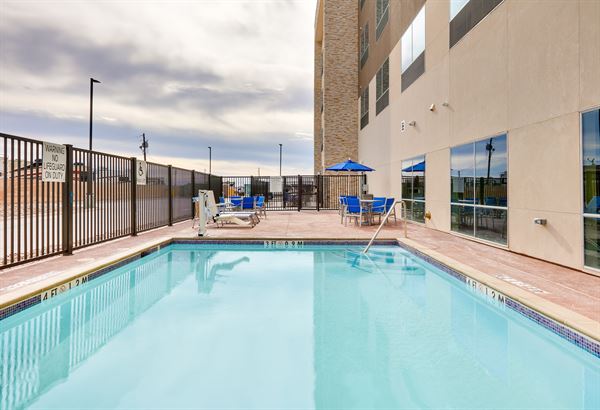 Holiday Inn Express Kermit