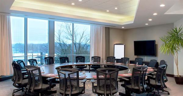 Hilton Toronto/Markham Suites Conference Centre & Spa