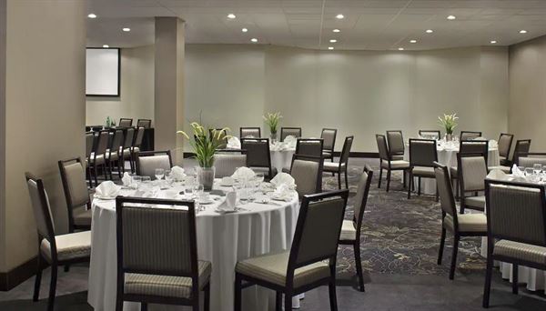 Hilton Toronto/Markham Suites Conference Centre & Spa