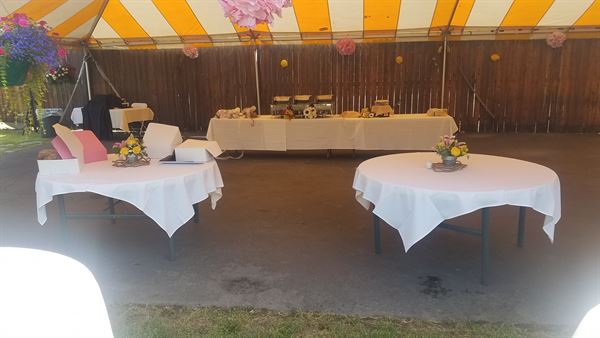 Pike's Landing @ Pikes Waterfront Lodge