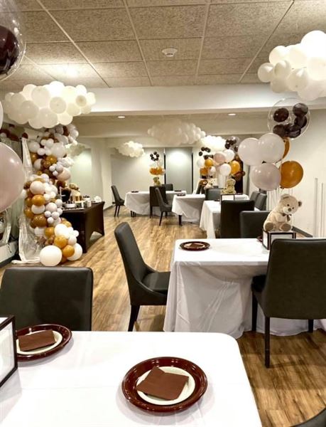 The Light Lounge At Vern's