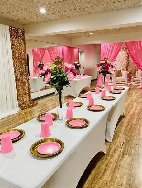 The Light Lounge At Vern's