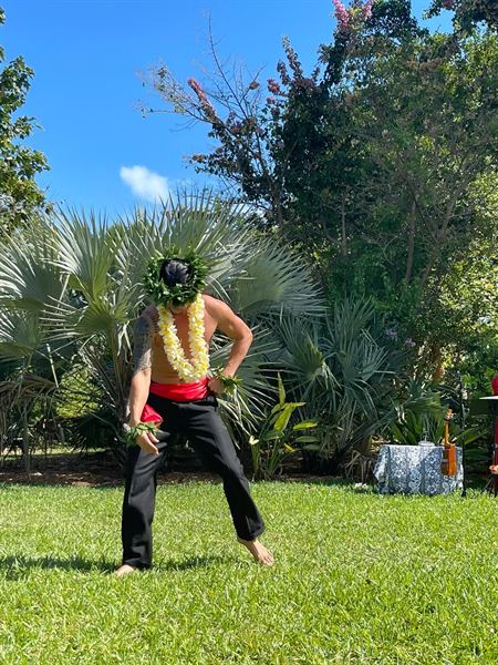 Dance Dance Tahiti LUAU Entertainment