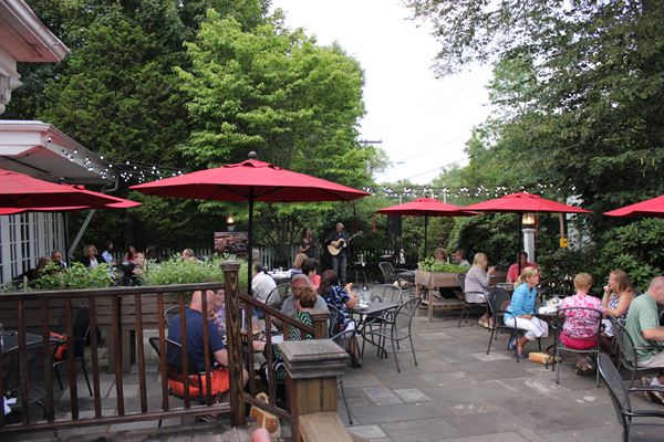 The Scarlet Oak Tavern