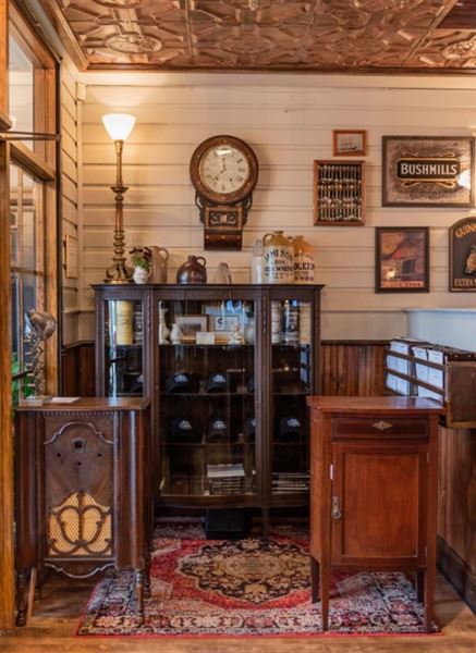 Josie Kelly's Public House