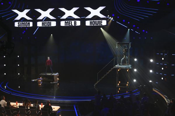 Rob Lake: AGT Illusionist - New York