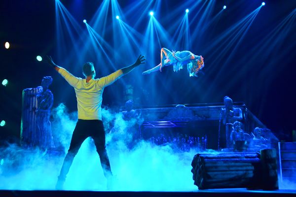 Rob Lake: Illusionist - Finalist on AGT! Vancouver