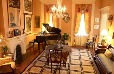 Anchuca Historic Mansion And Inn