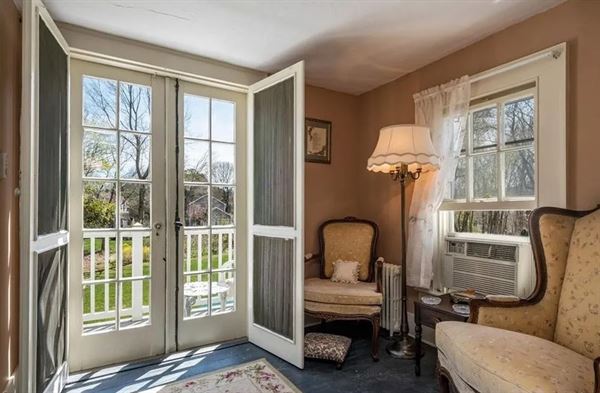 The Bushnell House CT