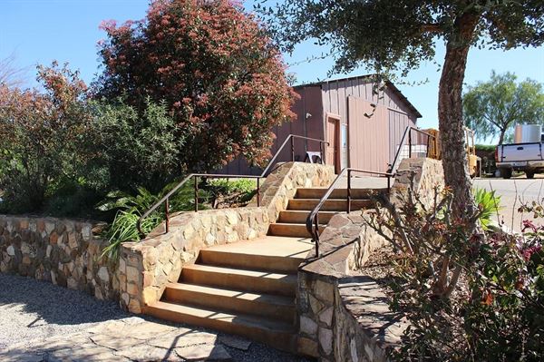 Vineyard Grant James