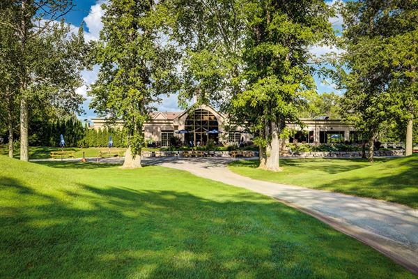 Silver Lakes Golf & Country Club