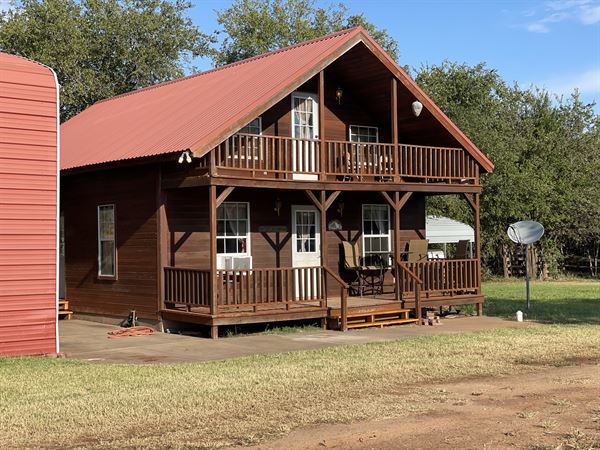 Whitescreek Hunting Lodge