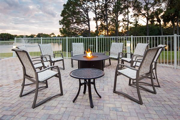 The Club At Longshore Lake