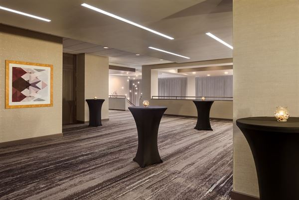 DoubleTree by Hilton St. Paul East