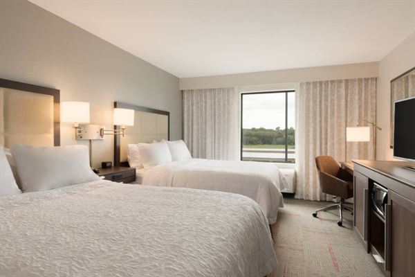 Hampton Inn & Suites Kenosha