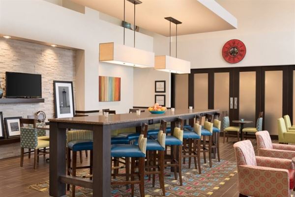 Hampton Inn & Suites Kenosha