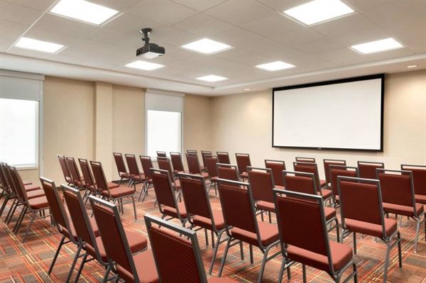 Home2 Suites by Hilton Milwaukee Brookfield