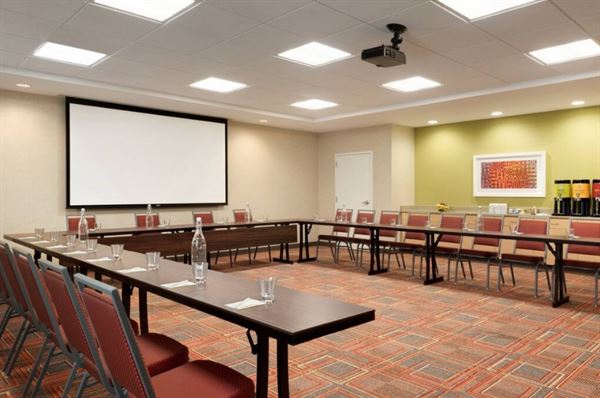 Home2 Suites by Hilton Milwaukee Brookfield