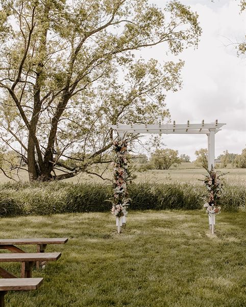 The Cottage Farmhouse - NEW BARN VENUE!