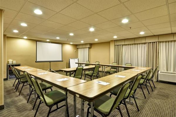 Hampton Inn & Suites Kansas City - Airport