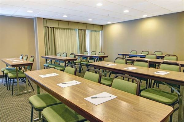 Hampton Inn & Suites Kansas City - Airport