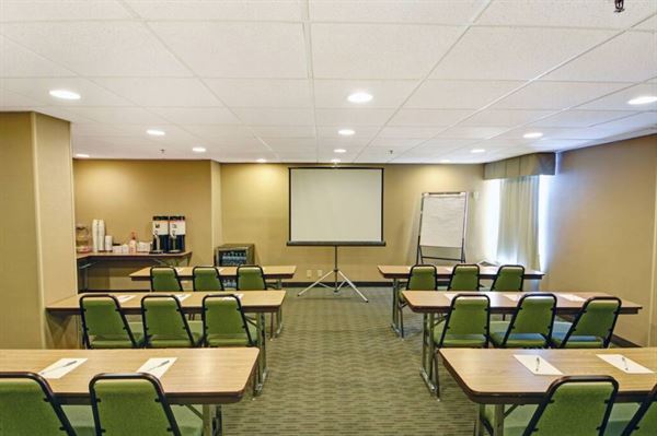 Hampton Inn & Suites Kansas City - Airport