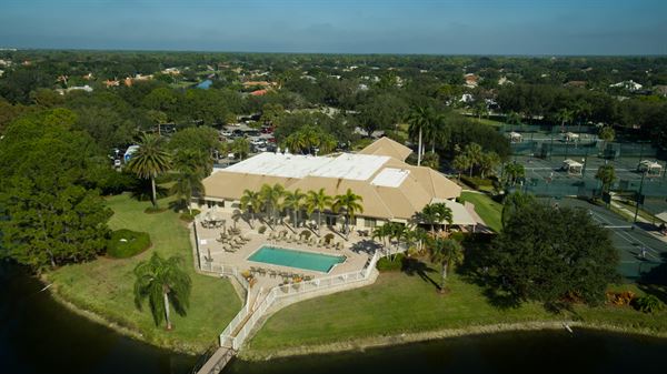 The Club At Longshore Lake