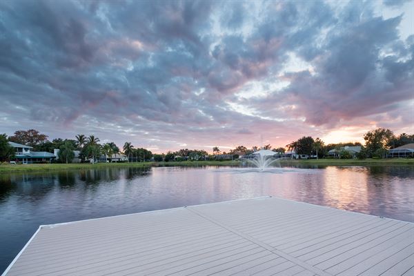 The Club At Longshore Lake