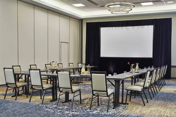 Renaissance Chicago Glenview Suites Hotel