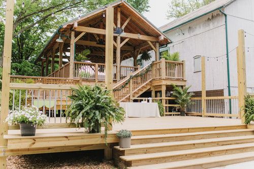 The Barn at Wolf Creek