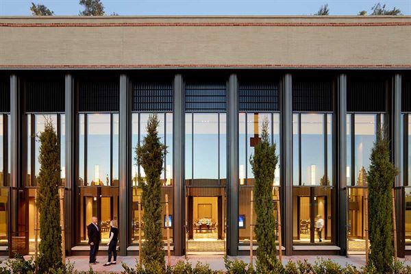 UCLA Meyer & Renee Luskin Hotel