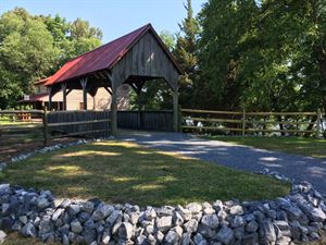 Covered Bridge / Lake View Terrace