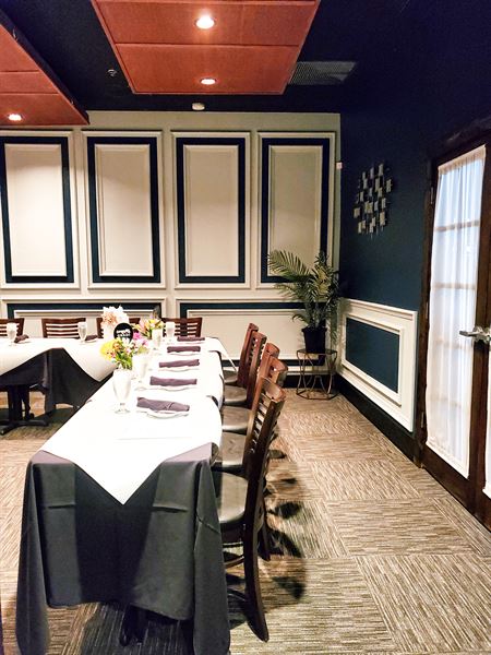 Brix 33 Fine Wines and Bistro