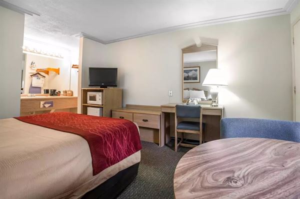 Rodeway Inn Pronghorn Lodge