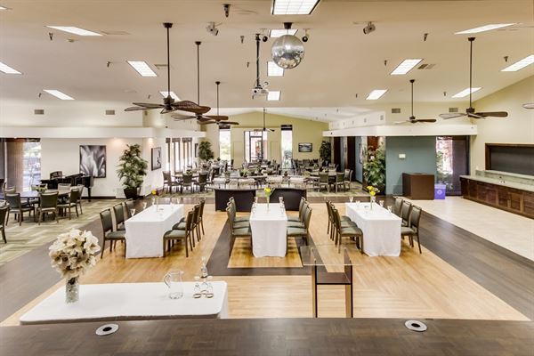 Emerald Desert RV Resort