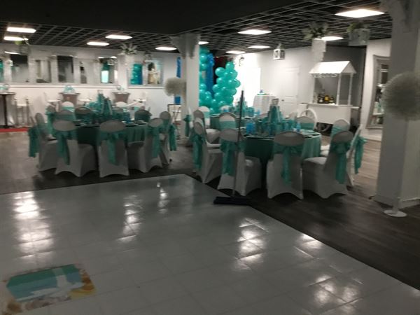 Mae's Liberty Palace